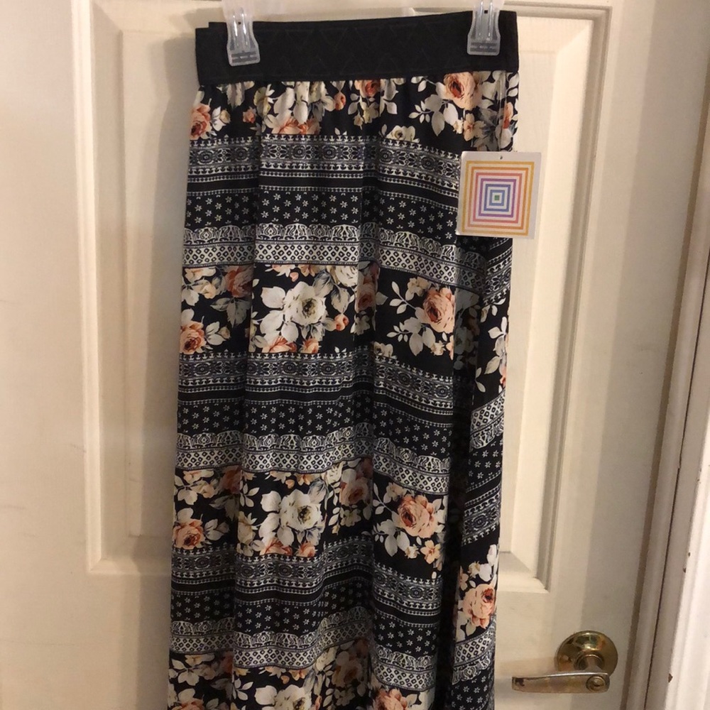 Lularoe Lucy Skirt NWT